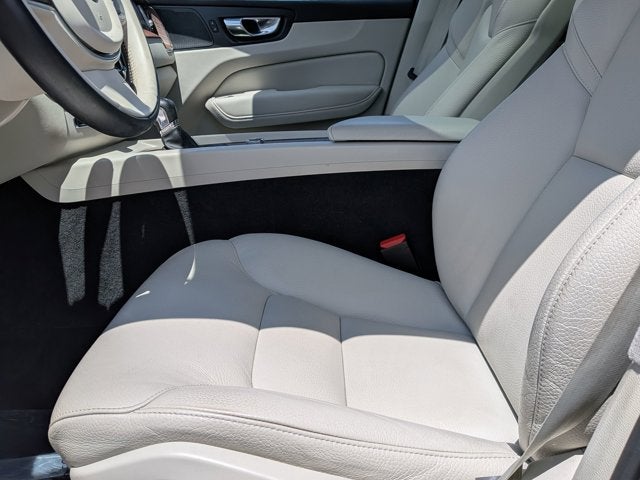 2021 Volvo XC60 Momentum