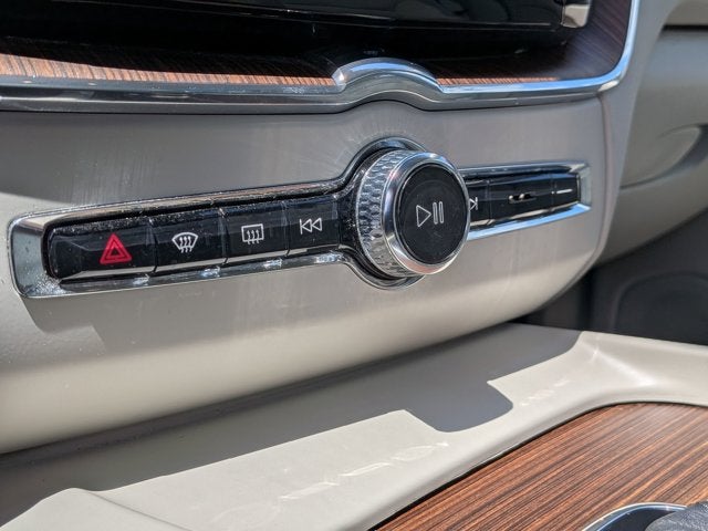 2021 Volvo XC60 Momentum