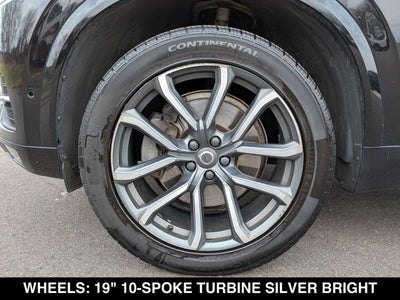 2016 Volvo XC90 T6 Momentum