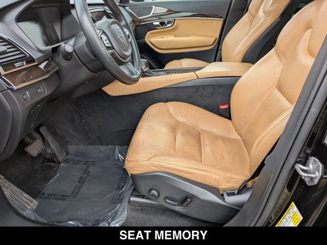 2016 Volvo XC90 T6 Momentum