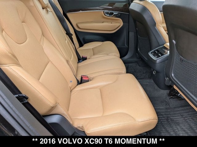 2016 Volvo XC90 T6 Momentum