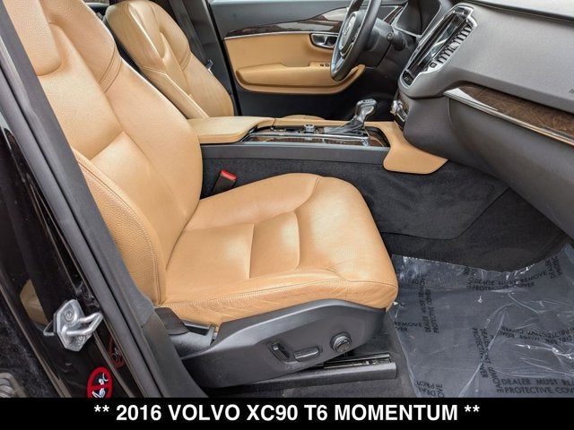 2016 Volvo XC90 T6 Momentum