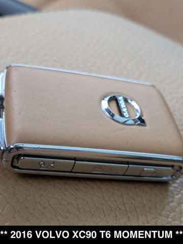2016 Volvo XC90 T6 Momentum