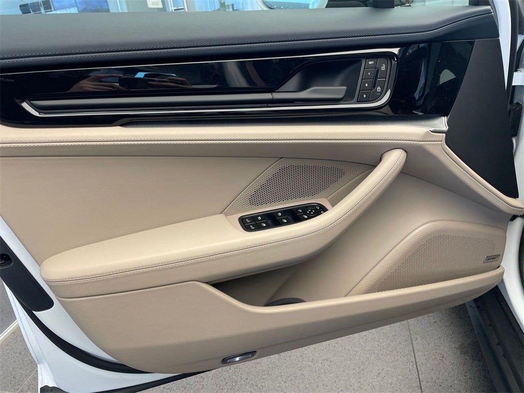 2026 Porsche Panamera 4