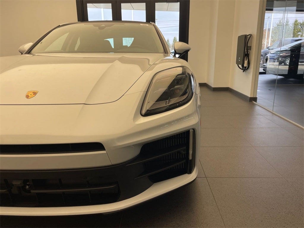 2026 Porsche Panamera 4