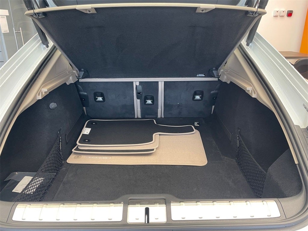 2026 Porsche Panamera 4