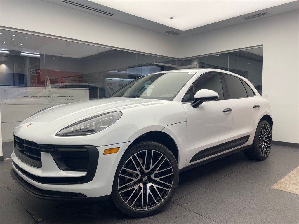 2026 Porsche Macan Base
