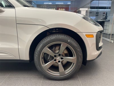 2026 Porsche Macan Base