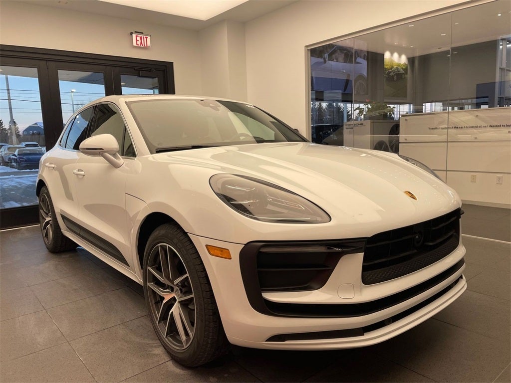 2026 Porsche Macan Base
