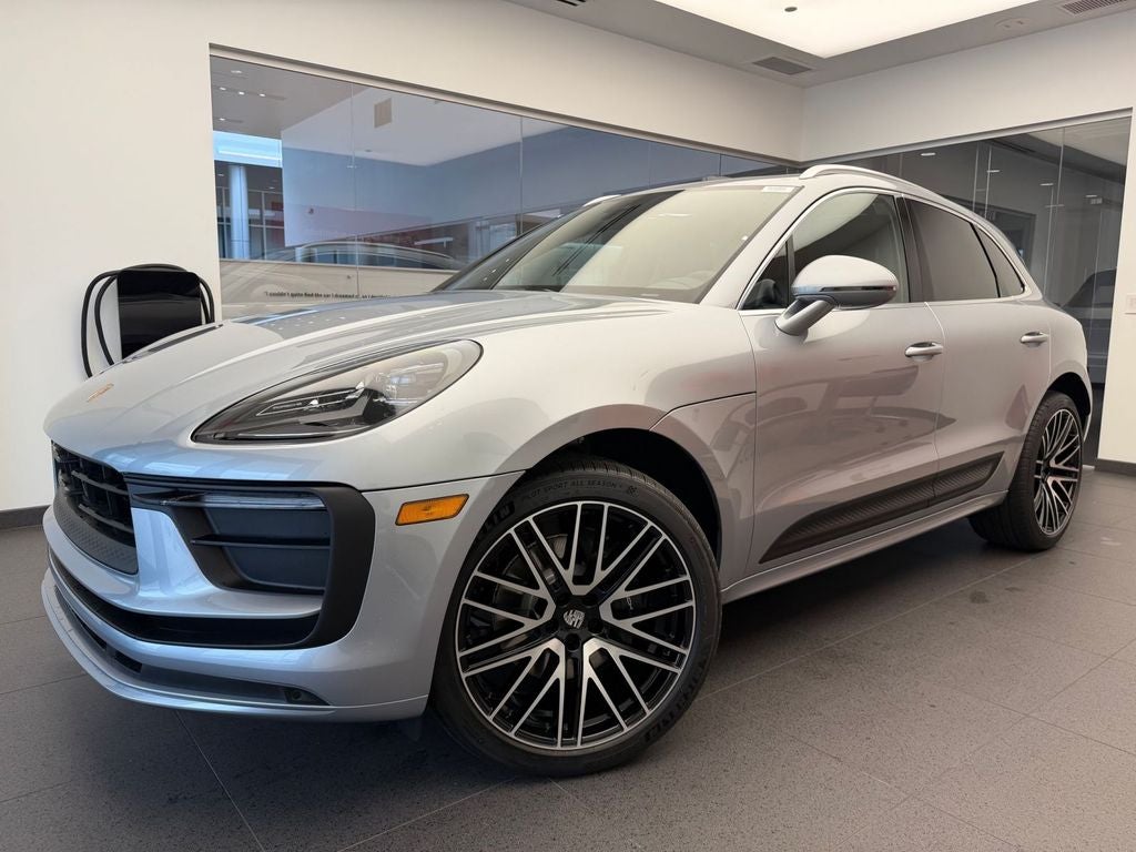 2026 Porsche Macan Base