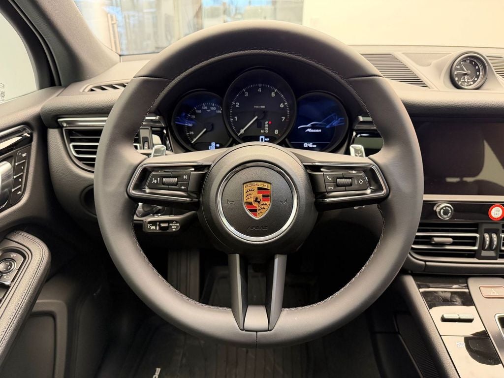 2026 Porsche Macan Base