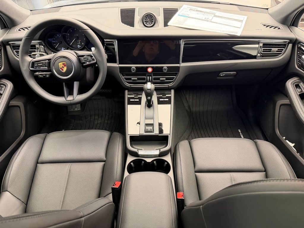 2026 Porsche Macan Base
