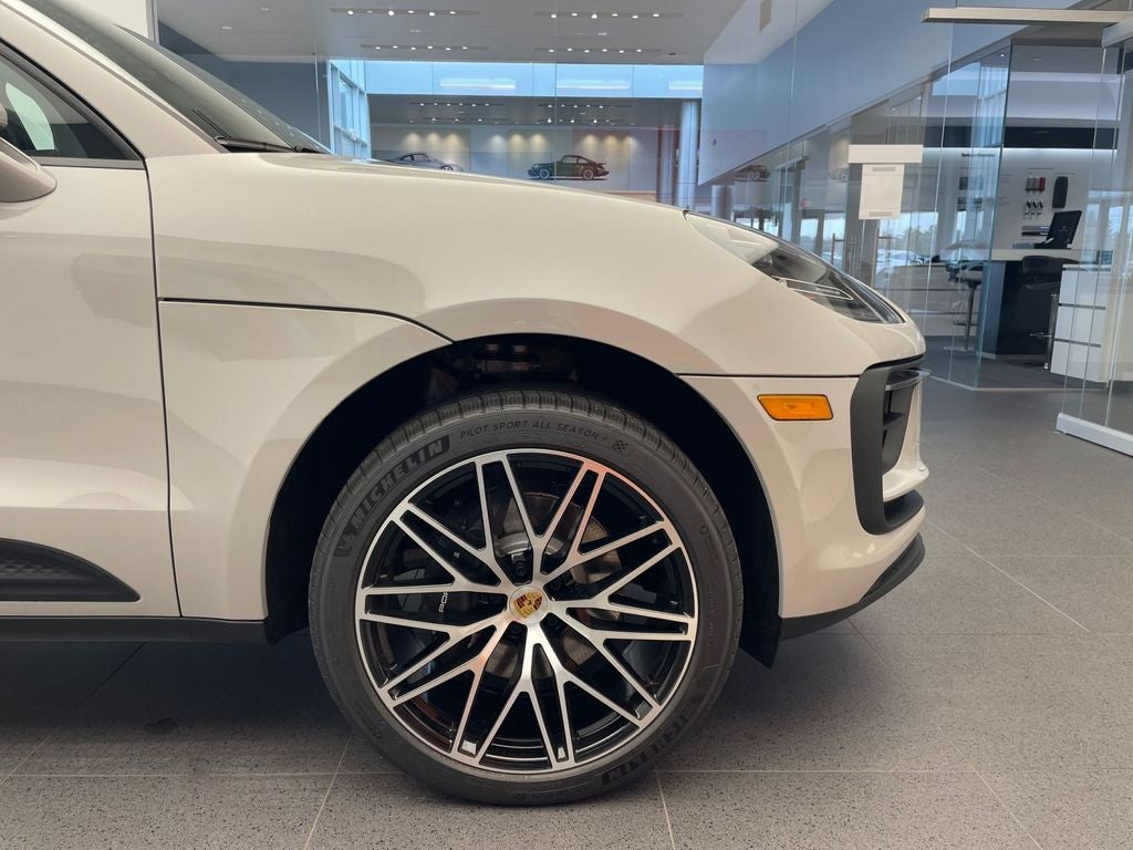 2026 Porsche Macan Base