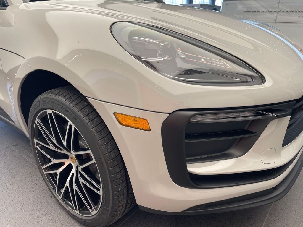 2026 Porsche Macan Base