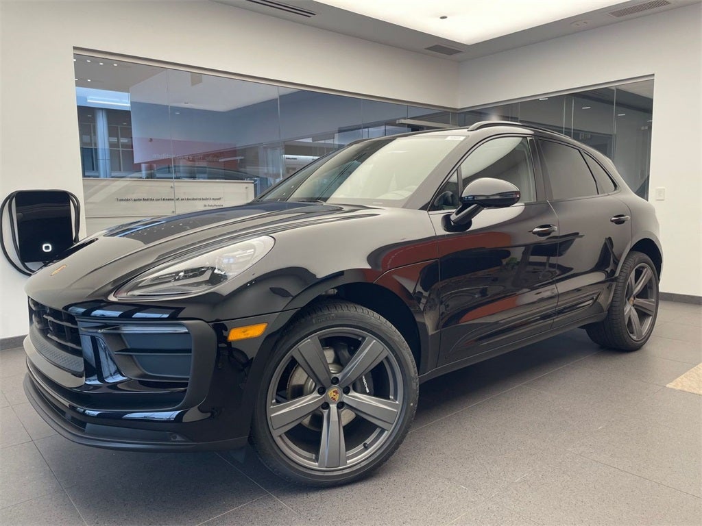 2026 Porsche Macan Base
