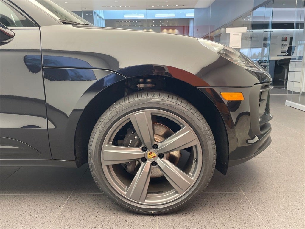 2026 Porsche Macan Base