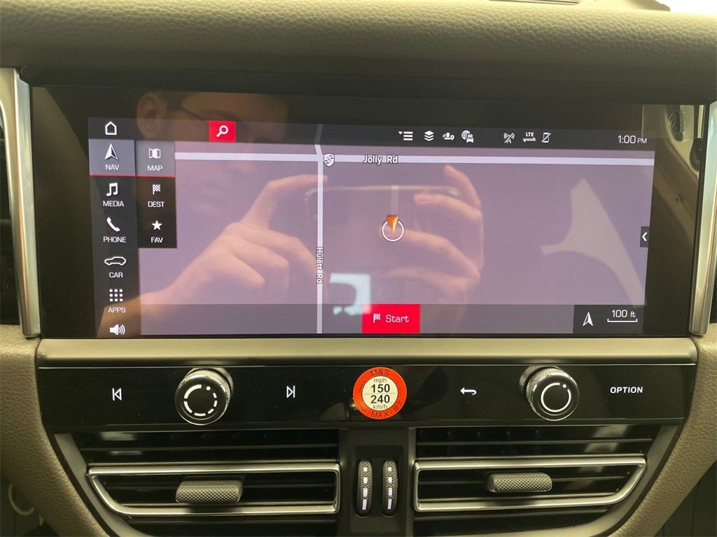 2026 Porsche Macan Base