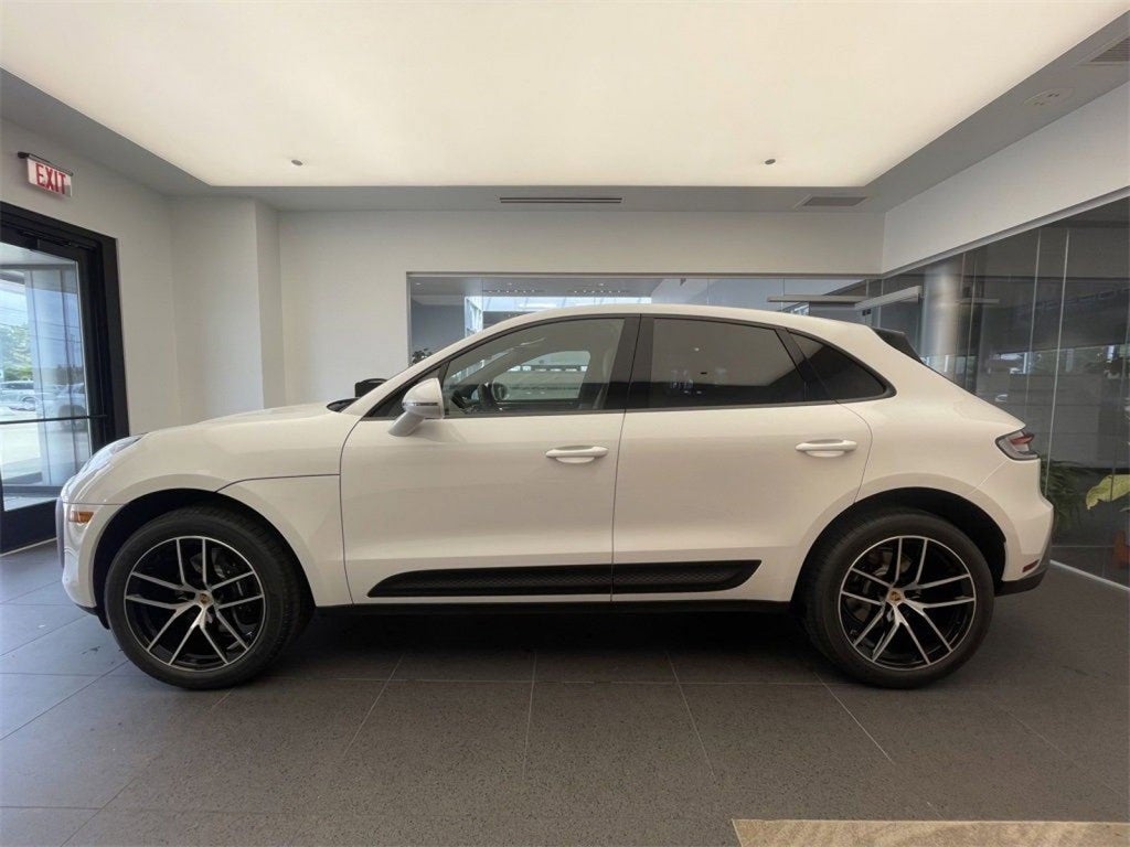 2025 Porsche Macan Base