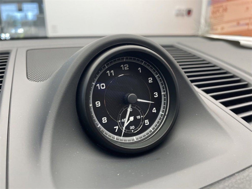 2025 Porsche Macan Base