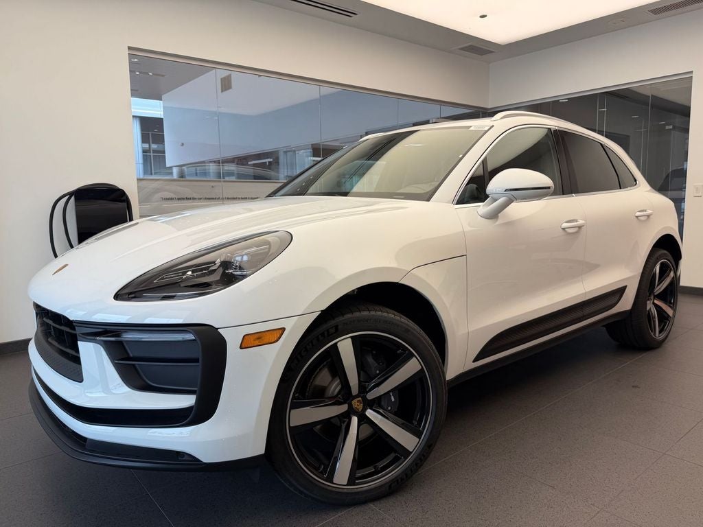 2026 Porsche Macan Base