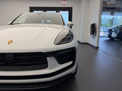 2026 Porsche Macan Base