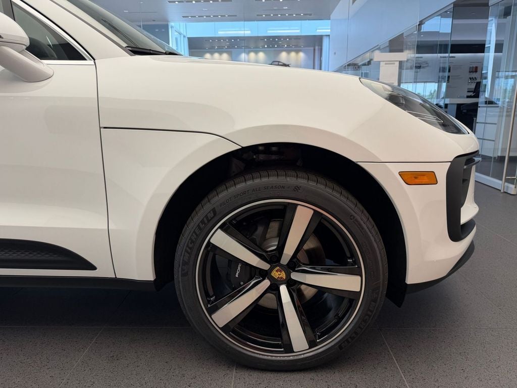 2026 Porsche Macan Base