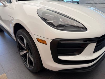 2026 Porsche Macan Base