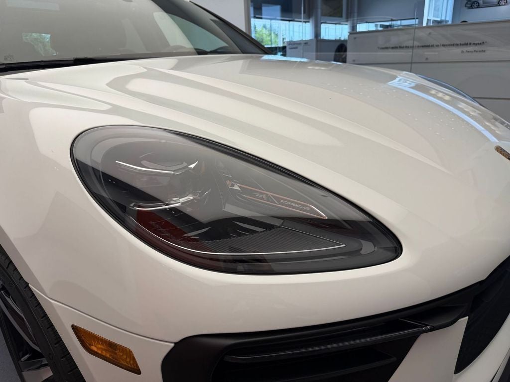 2026 Porsche Macan Base