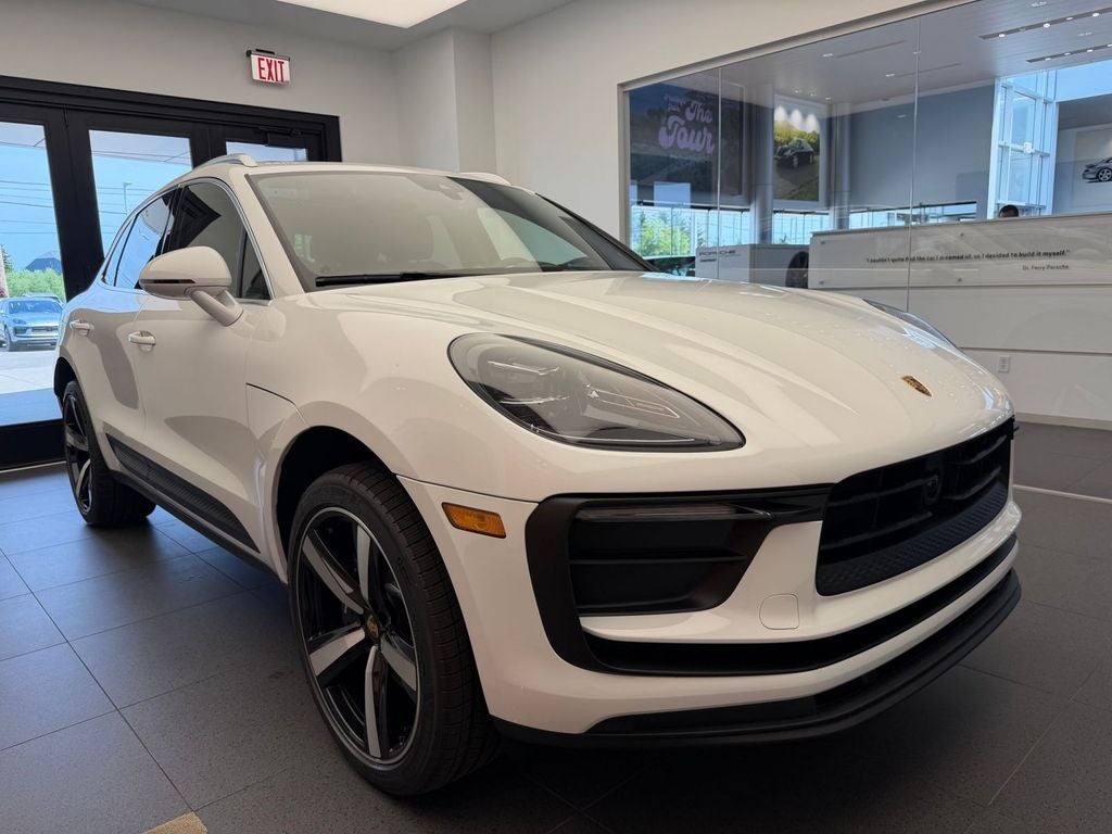 2026 Porsche Macan Base