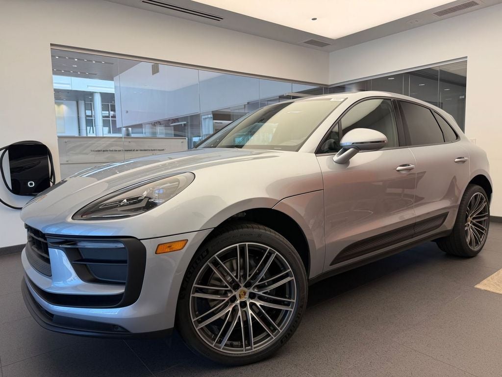 2026 Porsche Macan Base