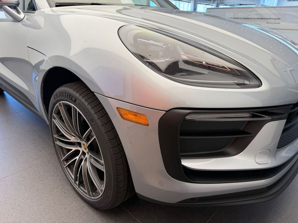 2026 Porsche Macan Base