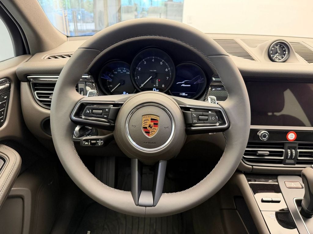 2026 Porsche Macan Base