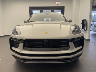 2025 Porsche Macan Base