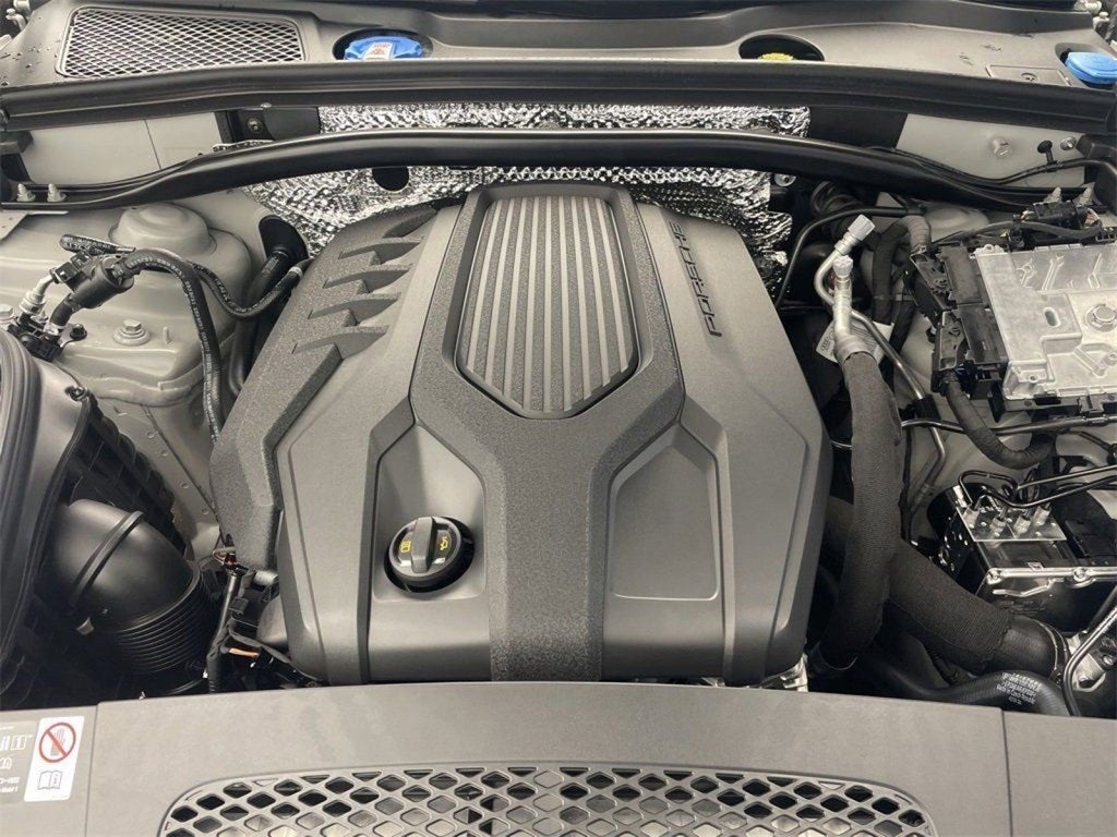 2025 Porsche Macan Base