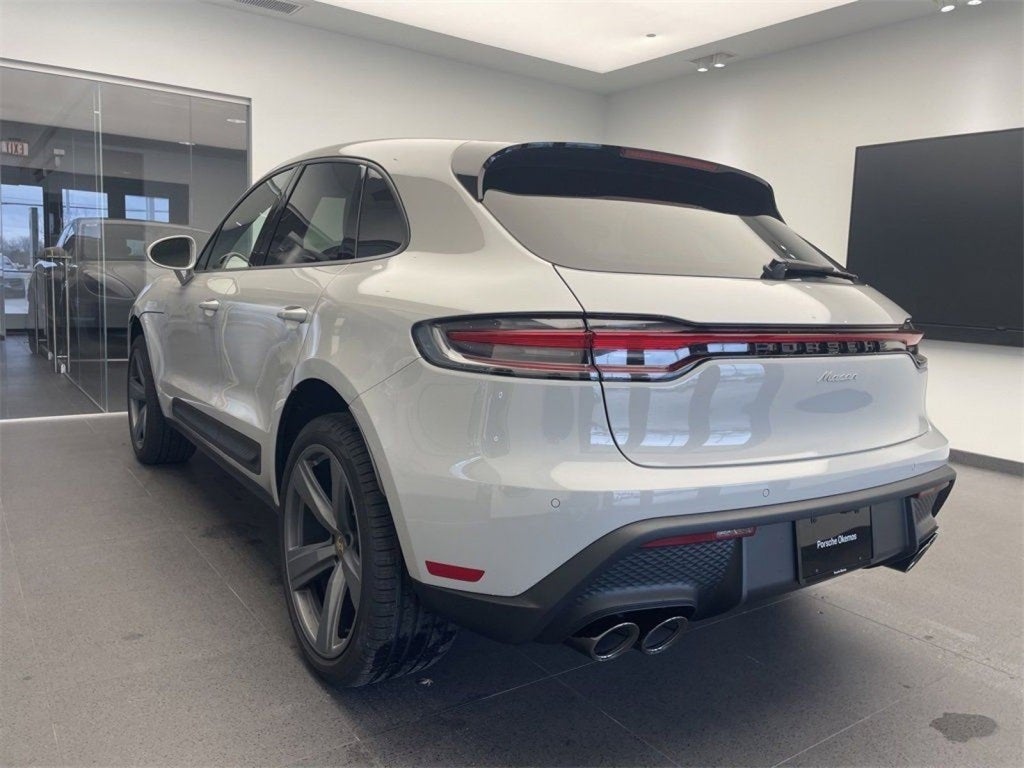 2025 Porsche Macan Base