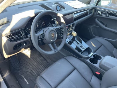 2025 Porsche Macan Base