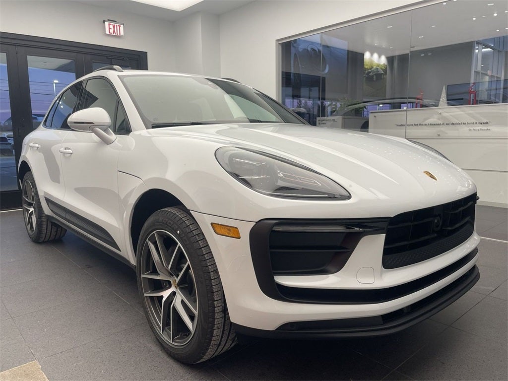 2026 Porsche Macan Base
