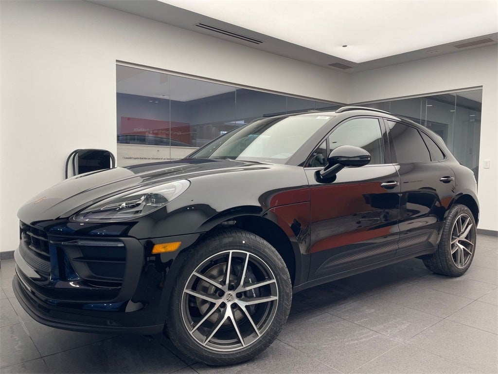 2026 Porsche Macan Base