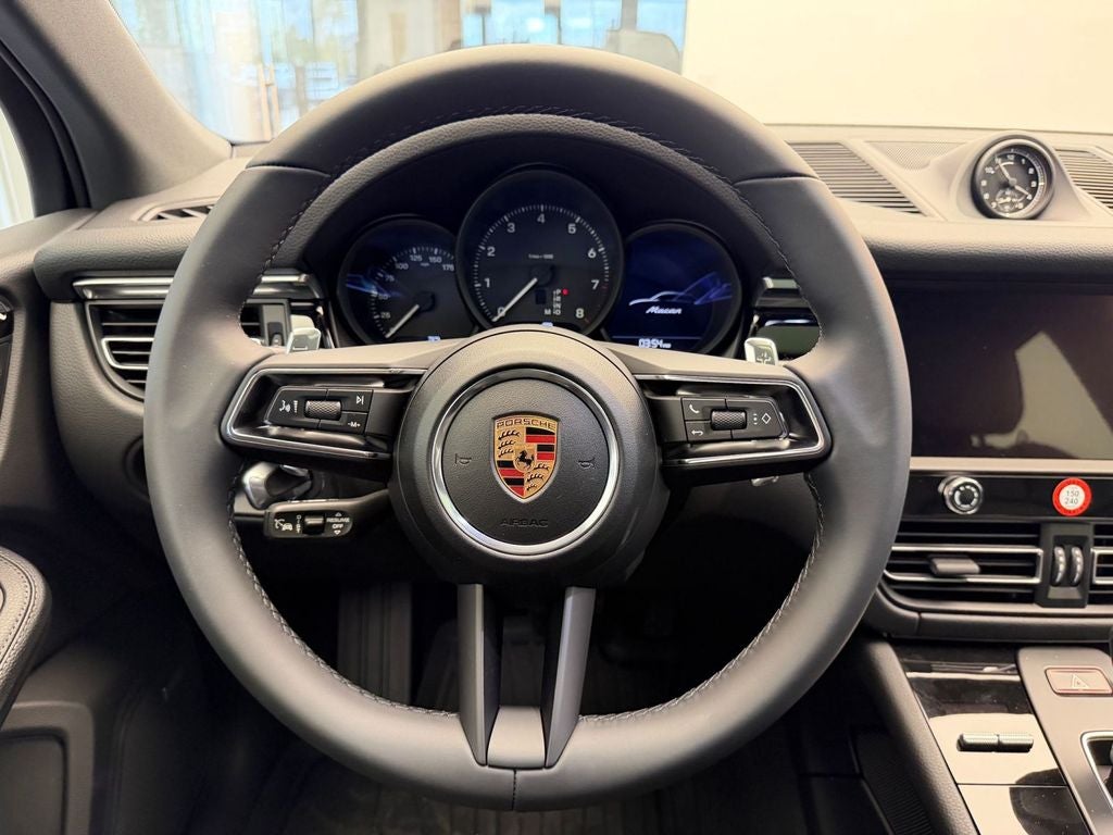 2026 Porsche Macan Base