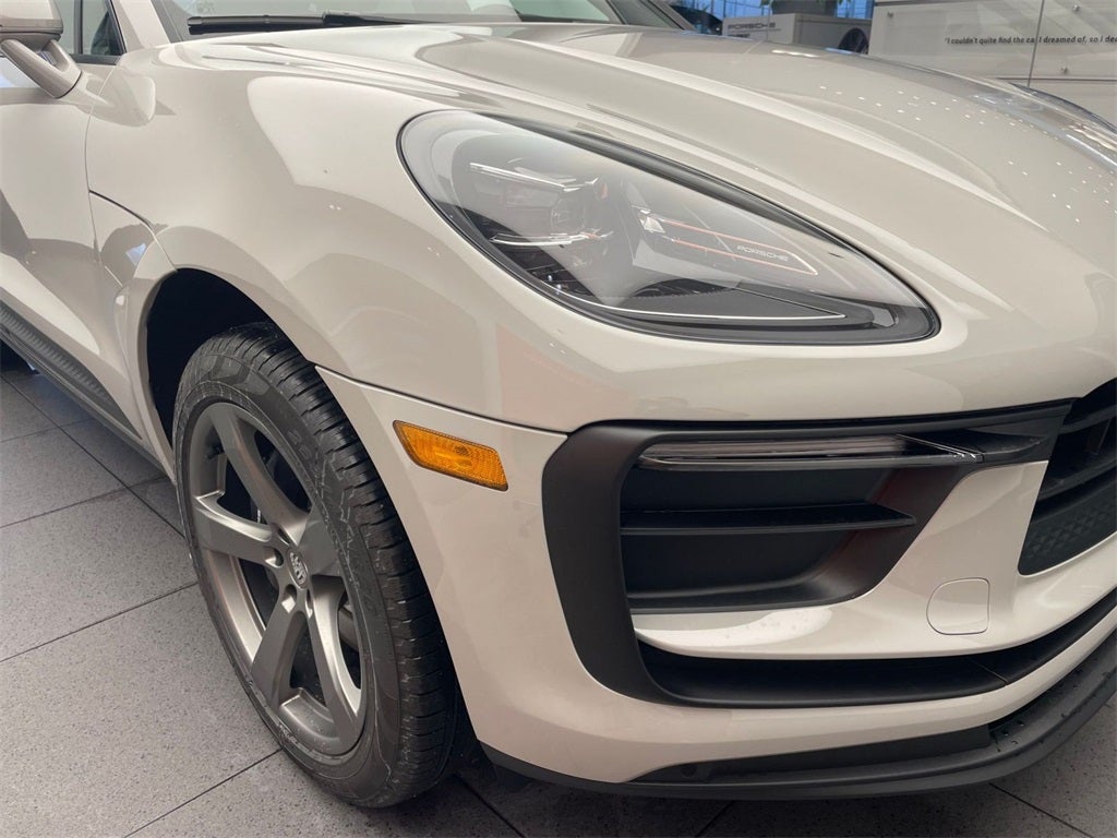 2026 Porsche Macan Base