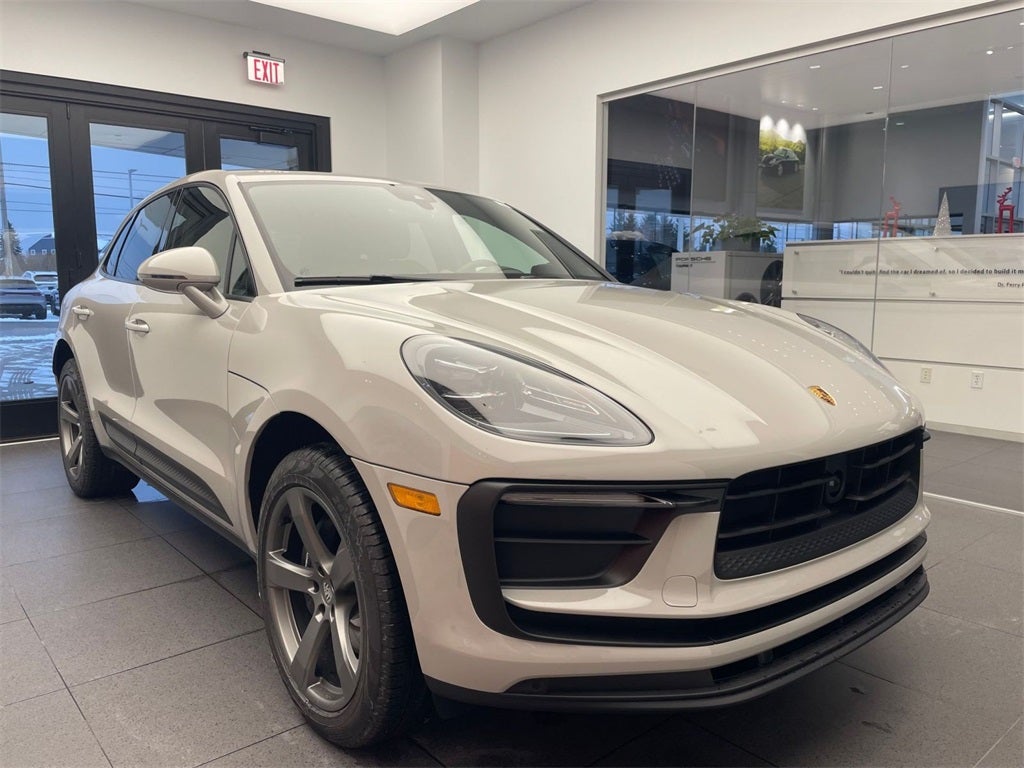 2026 Porsche Macan Base