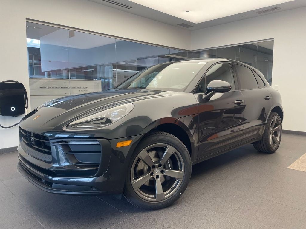 2026 Porsche Macan Base
