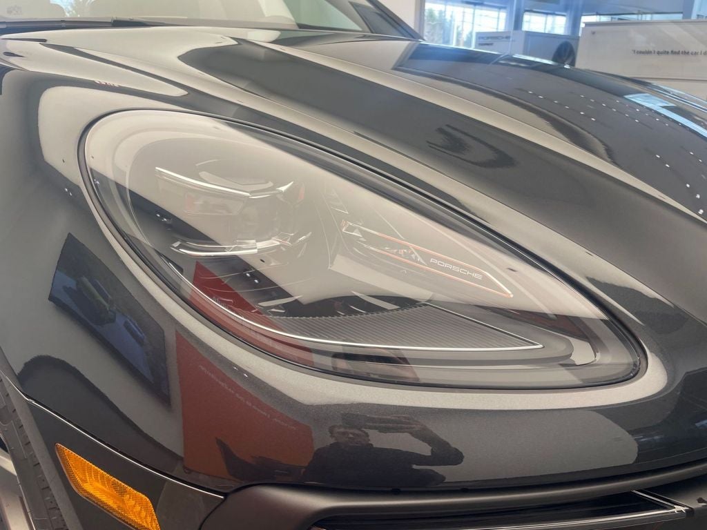 2026 Porsche Macan Base