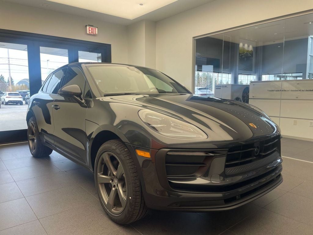 2026 Porsche Macan Base