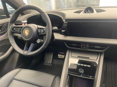 2025 Porsche Macan 4S