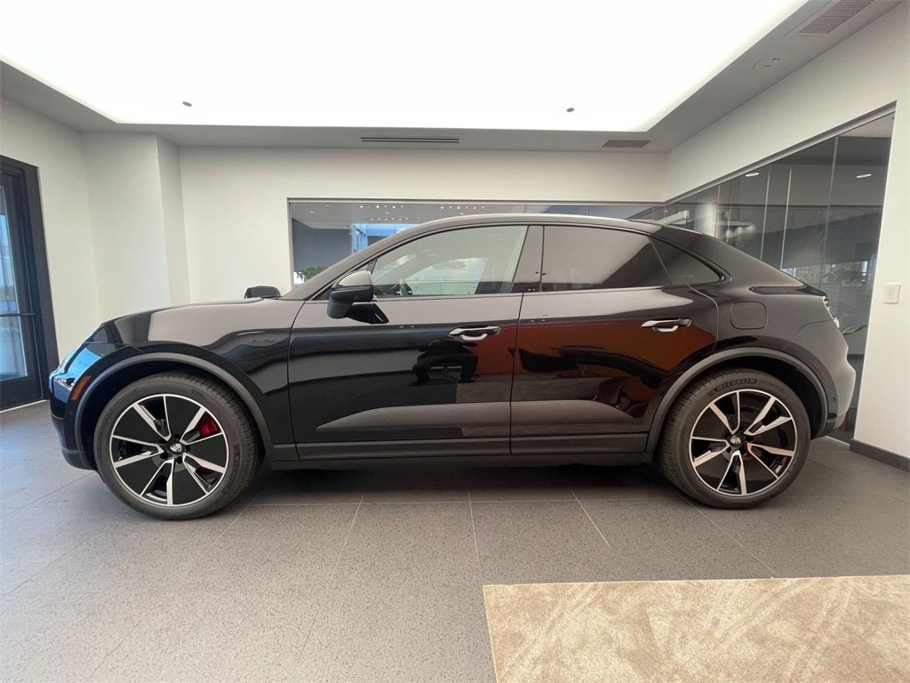 2025 Porsche Macan 4S