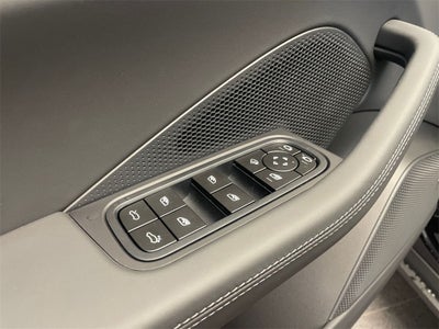 2025 Porsche Macan 4S