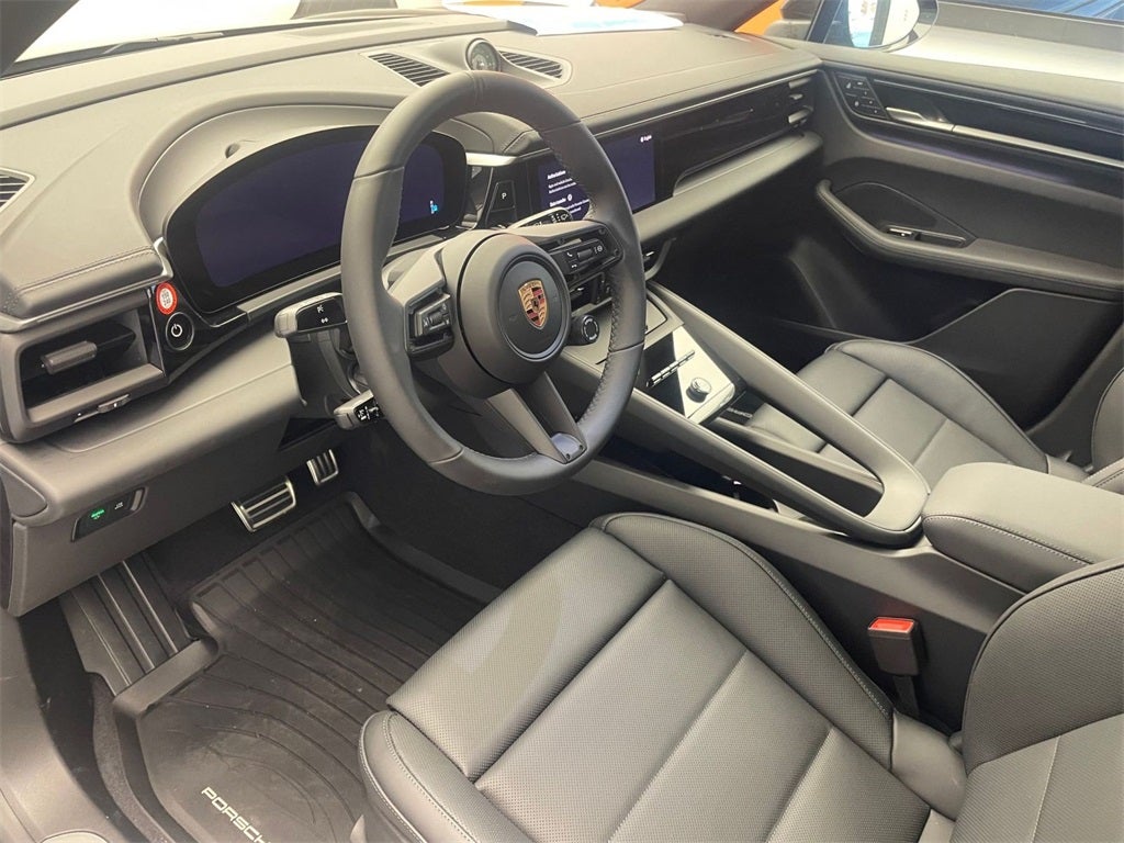 2025 Porsche Macan 4S