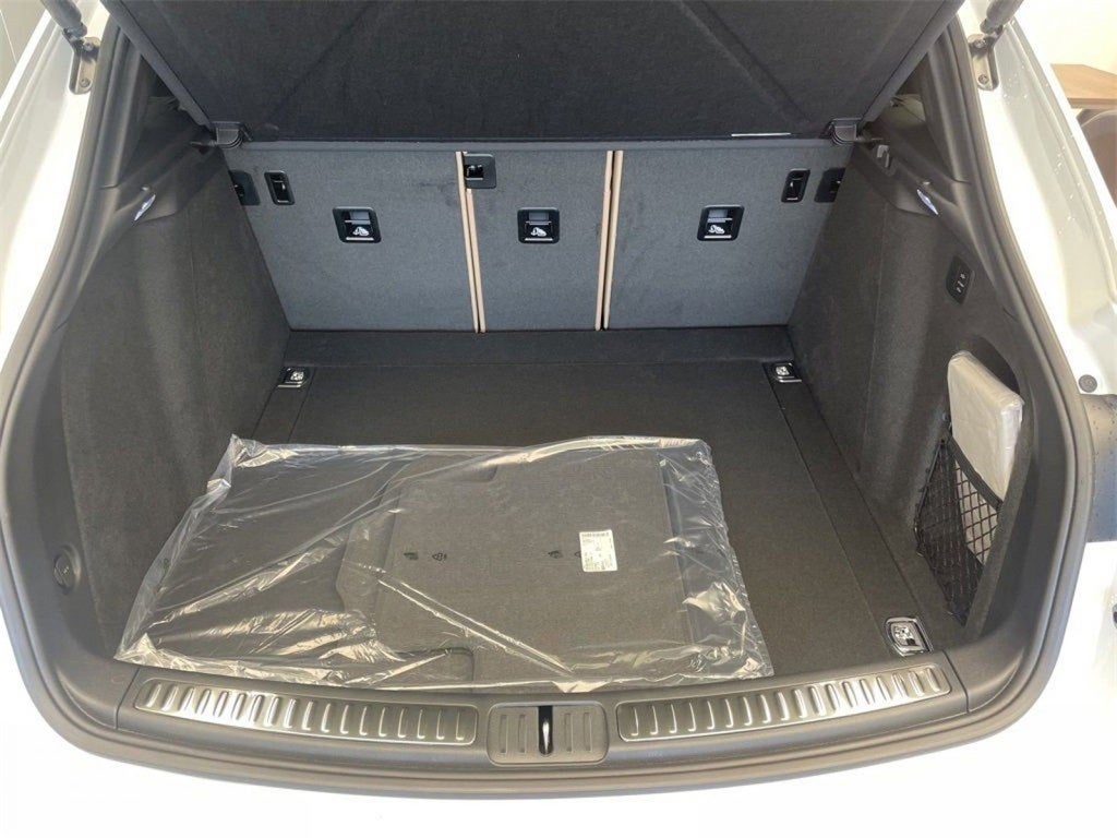 2025 Porsche Macan S