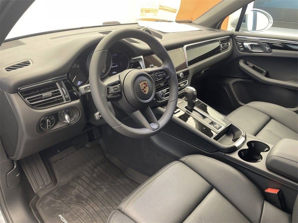 2025 Porsche Macan S